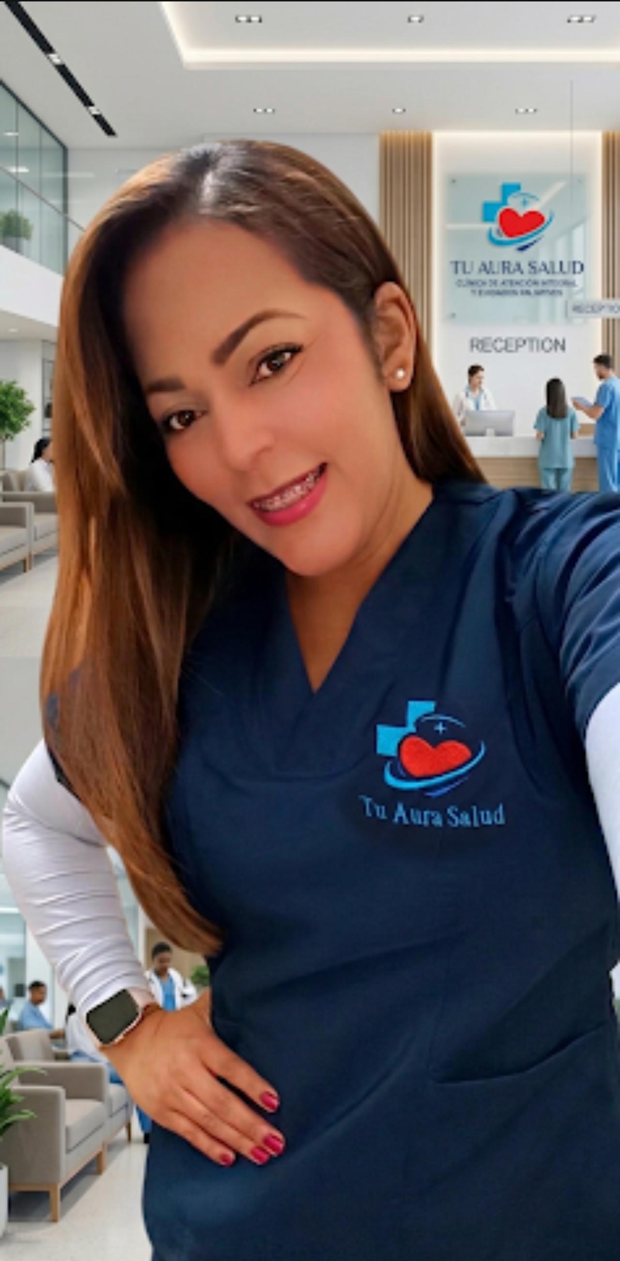 Profesional de TuAuraSalud en uniforme institucional